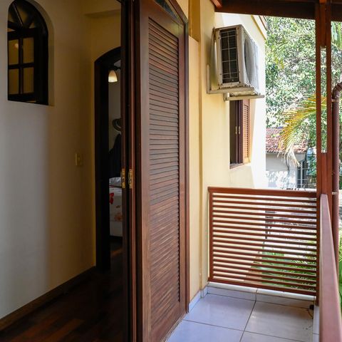 Casa à venda com 125m², 2 quartos e 2 vagas Casa à venda com 125m², 2 quartos e 2 vagasVaranda