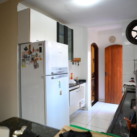 Casa à venda com 125m², 2 quartos e 2 vagas Casa à venda com 125m², 2 quartos e 2 vagasCozinha