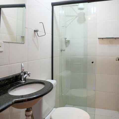 Casa à venda com 125m², 2 quartos e 2 vagas Casa à venda com 125m², 2 quartos e 2 vagasBanheiro de Serviço