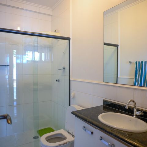 Casa à venda com 125m², 2 quartos e 2 vagas Casa à venda com 125m², 2 quartos e 2 vagasBanheiro - Social
