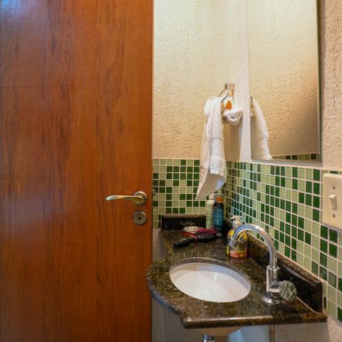 Casa à venda com 125m², 2 quartos e 2 vagas Casa à venda com 125m², 2 quartos e 2 vagasLavabo