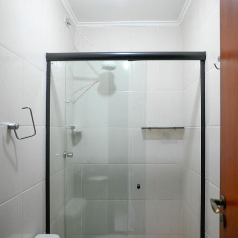 Casa à venda com 125m², 2 quartos e 2 vagas Casa à venda com 125m², 2 quartos e 2 vagasBanheiro de Serviço