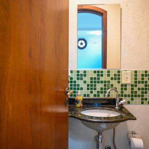 Casa à venda com 125m², 2 quartos e 2 vagas Casa à venda com 125m², 2 quartos e 2 vagasLavabo