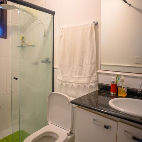Casa à venda com 125m², 2 quartos e 2 vagas Casa à venda com 125m², 2 quartos e 2 vagasBanheiro Quarto 2 - Suite