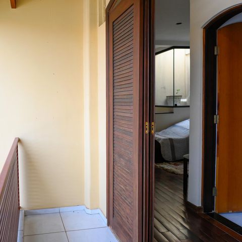 Casa à venda com 125m², 2 quartos e 2 vagas Casa à venda com 125m², 2 quartos e 2 vagasVaranda
