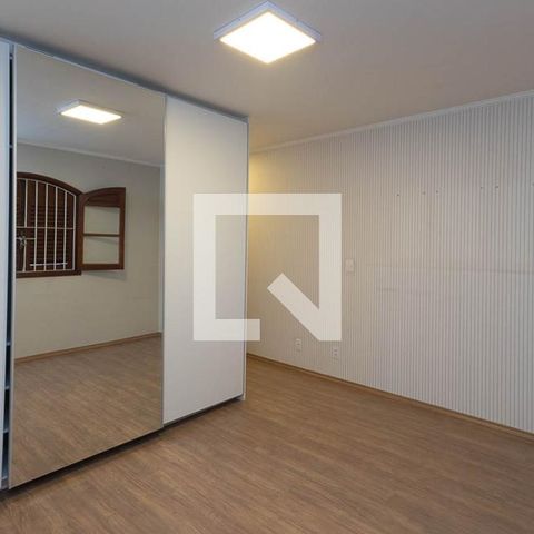Casa à venda com 120m², 4 quartos e 2 vagas