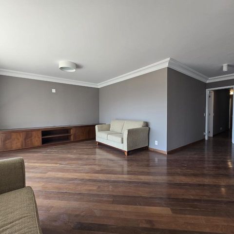 Apartamento à venda com 213m², 4 quartos e 4 vagas