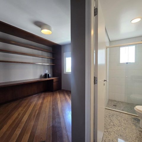 Apartamento à venda com 213m², 4 quartos e 4 vagas
