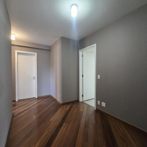 Apartamento à venda com 213m², 4 quartos e 4 vagas