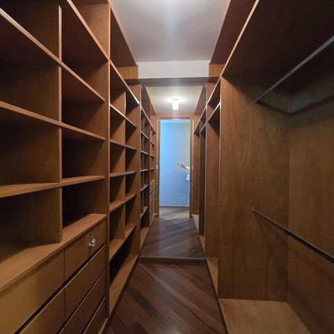 Apartamento à venda com 213m², 4 quartos e 4 vagas