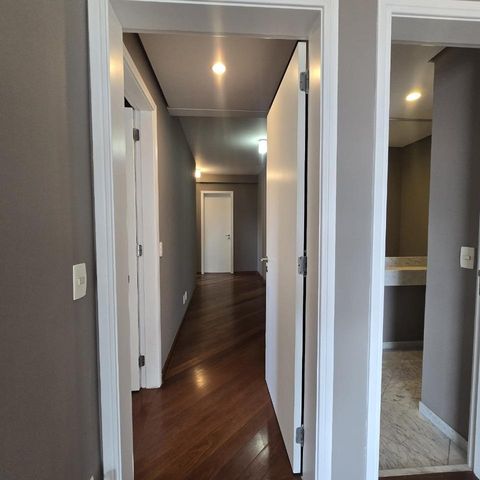 Apartamento à venda com 213m², 4 quartos e 4 vagas