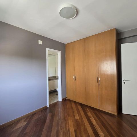 Apartamento à venda com 213m², 4 quartos e 4 vagas