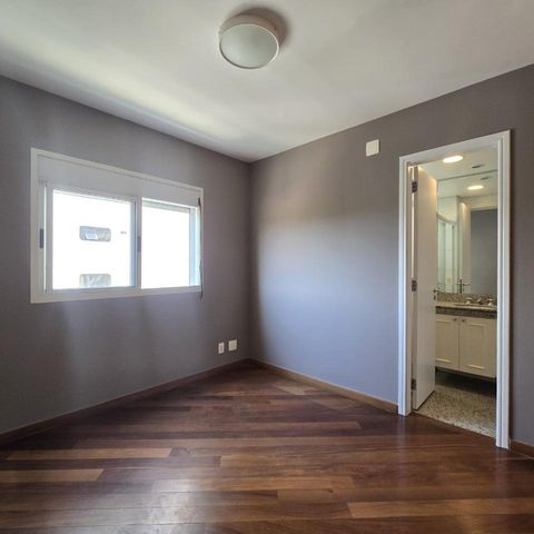 Apartamento à venda com 213m², 4 quartos e 4 vagas