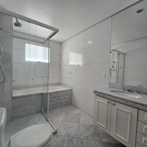 Apartamento à venda com 213m², 4 quartos e 4 vagas