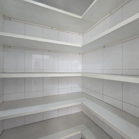 Apartamento à venda com 213m², 4 quartos e 4 vagas