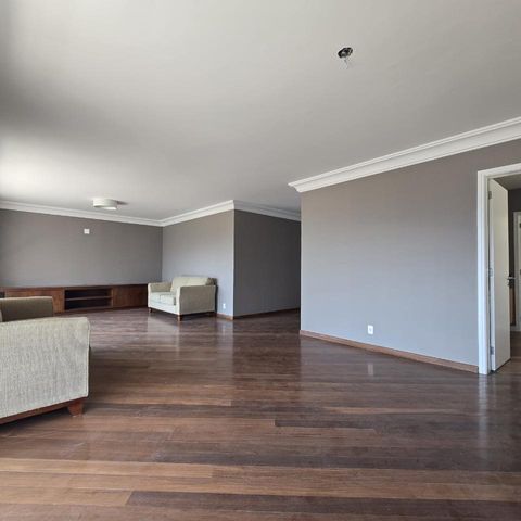 Apartamento à venda com 213m², 4 quartos e 4 vagas