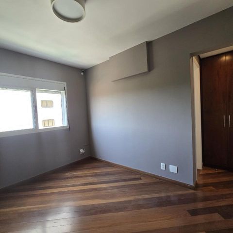 Apartamento à venda com 213m², 4 quartos e 4 vagas