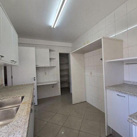 Apartamento à venda com 213m², 4 quartos e 4 vagas