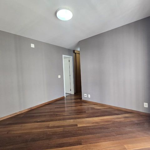 Apartamento à venda com 213m², 4 quartos e 4 vagas