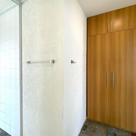 Casa de condomínio à venda com 348m², 4 quartos e 4 vagasBanheiro da Suíte 1