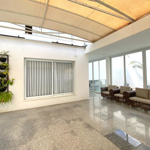 Casa de condomínio à venda com 348m², 4 quartos e 4 vagasVaranda coberta