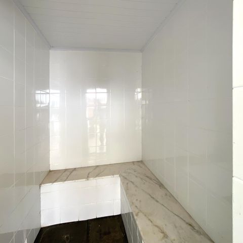 Casa de condomínio à venda com 348m², 4 quartos e 4 vagasSauna
