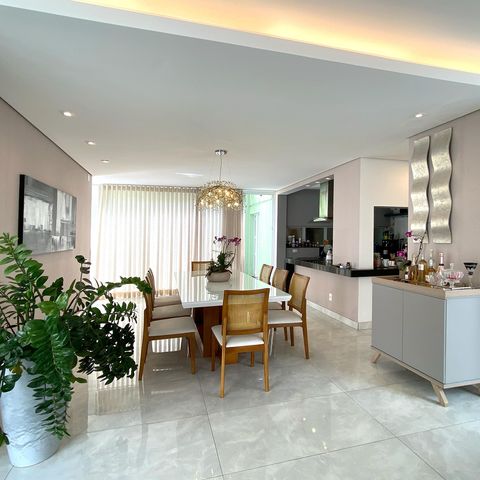 Casa de condomínio à venda com 348m², 4 quartos e 4 vagasSala de Jantar