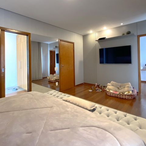 Casa de condomínio à venda com 348m², 4 quartos e 4 vagasSuite 1