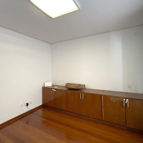 Casa de condomínio à venda com 348m², 4 quartos e 4 vagasQuarto 4