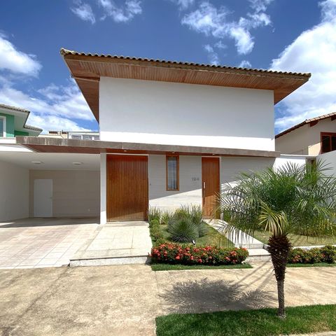 Casa de condomínio à venda com 348m², 4 quartos e 4 vagasFachada