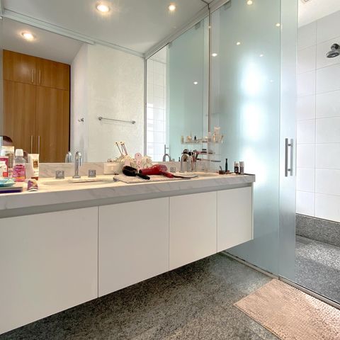 Casa de condomínio à venda com 348m², 4 quartos e 4 vagasBanheiro da Suíte 1