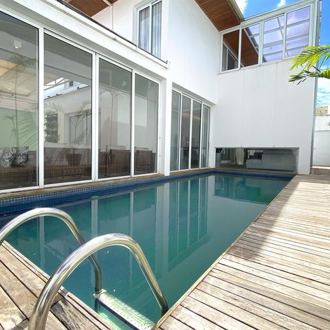 Casa de condomínio à venda com 348m², 4 quartos e 4 vagasPiscina