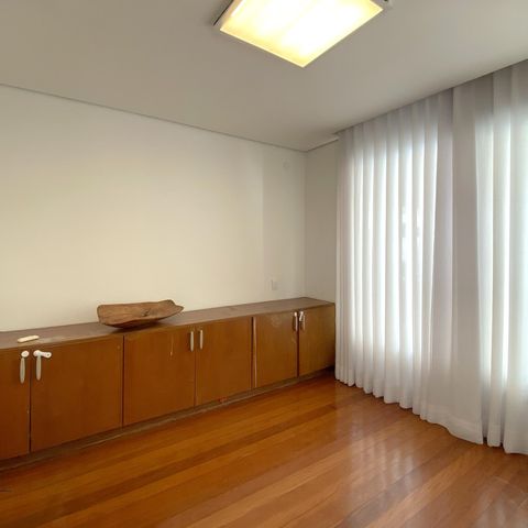 Casa de condomínio à venda com 348m², 4 quartos e 4 vagasQuarto 4