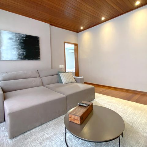 Casa de condomínio à venda com 348m², 4 quartos e 4 vagasSala de Estar