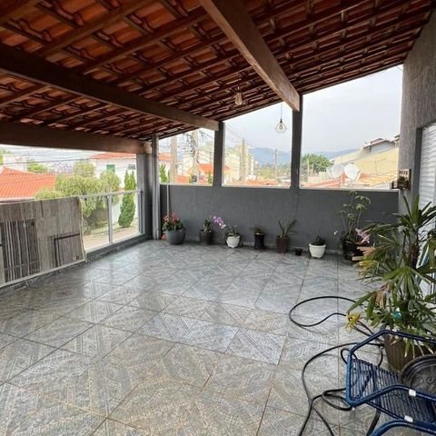 Casa à venda com 160m², 3 quartos e 3 vagasVaranda