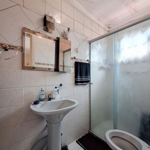 Casa à venda com 240m², 3 quartos e 3 vagas Casa à venda com 240m², 3 quartos e 3 vagasBanheiro Quarto 1