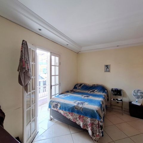 Casa à venda com 240m², 3 quartos e 3 vagas Casa à venda com 240m², 3 quartos e 3 vagasQuarto 1