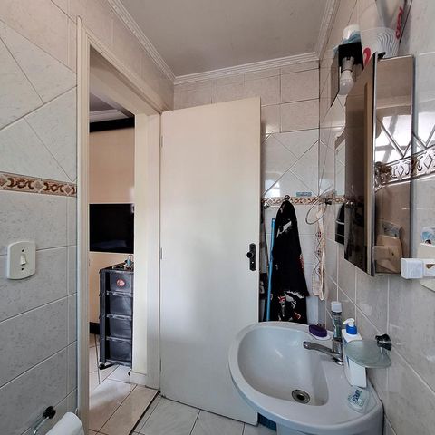 Casa à venda com 240m², 3 quartos e 3 vagas Casa à venda com 240m², 3 quartos e 3 vagasBanheiro Quarto 1