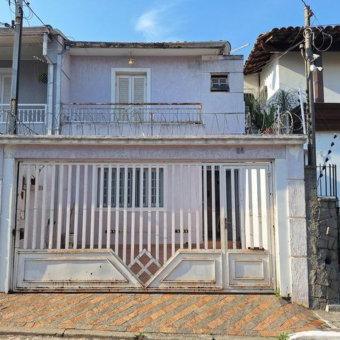 Casa à venda com 240m², 3 quartos e 3 vagas Casa à venda com 240m², 3 quartos e 3 vagasFachada 2