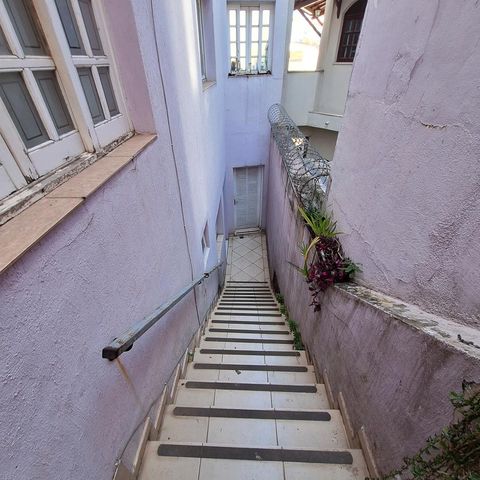 Casa à venda com 240m², 3 quartos e 3 vagas Casa à venda com 240m², 3 quartos e 3 vagasAcesso fundos