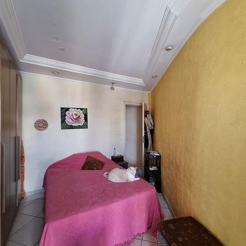 Casa à venda com 240m², 3 quartos e 3 vagas Casa à venda com 240m², 3 quartos e 3 vagasQuarto 2