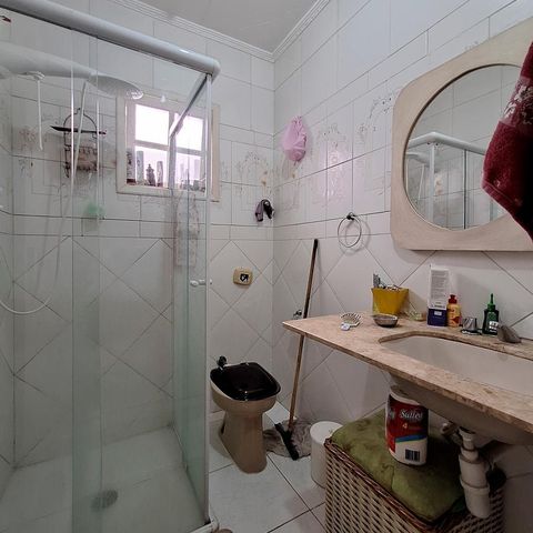 Casa à venda com 240m², 3 quartos e 3 vagas Casa à venda com 240m², 3 quartos e 3 vagasBanheiro
