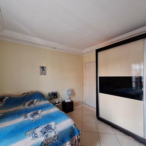 Casa à venda com 240m², 3 quartos e 3 vagas Casa à venda com 240m², 3 quartos e 3 vagasQuarto 1