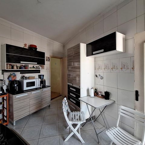 Casa à venda com 240m², 3 quartos e 3 vagas Casa à venda com 240m², 3 quartos e 3 vagasCozinha
