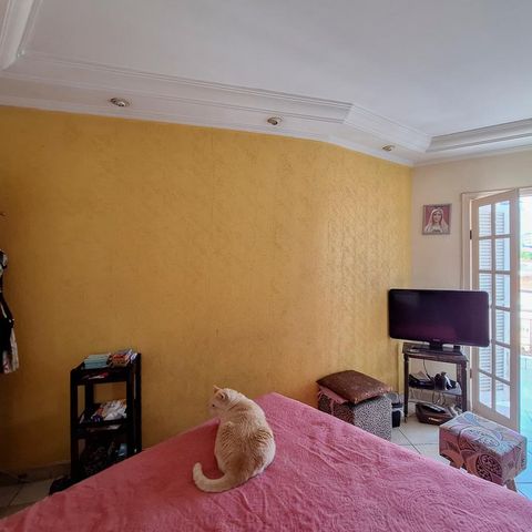 Casa à venda com 240m², 3 quartos e 3 vagas Casa à venda com 240m², 3 quartos e 3 vagasQuarto 2