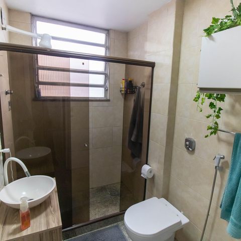 Apartamento à venda com 59m², 2 quartos e 1 vaga Apartamento à venda com 59m², 2 quartos e 1 vagaBanheiro