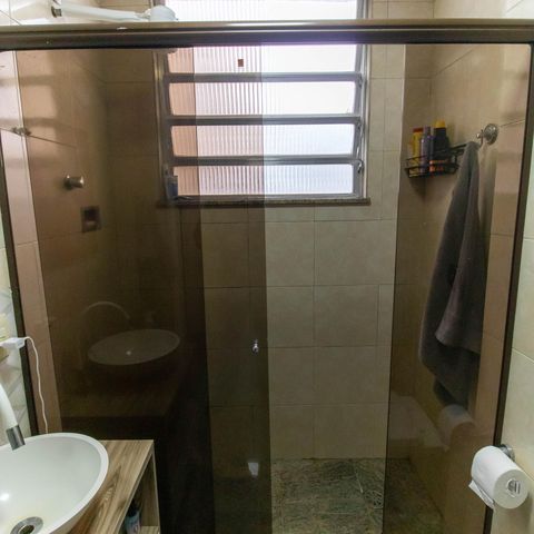 Apartamento à venda com 59m², 2 quartos e 1 vaga Apartamento à venda com 59m², 2 quartos e 1 vagaBanheiro