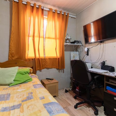 Casa à venda com 200m², 2 quartos e 3 vagasQuarto 2