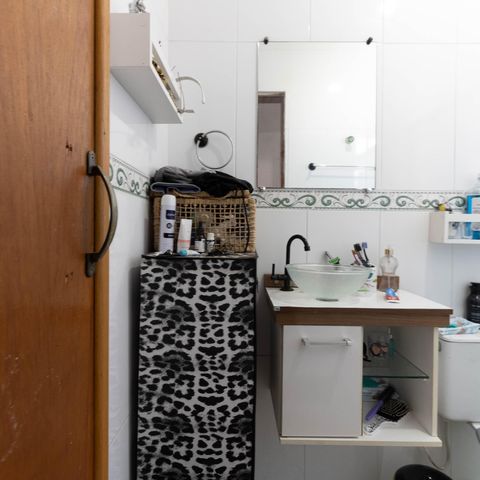 Casa à venda com 200m², 2 quartos e 3 vagasBanheiro 