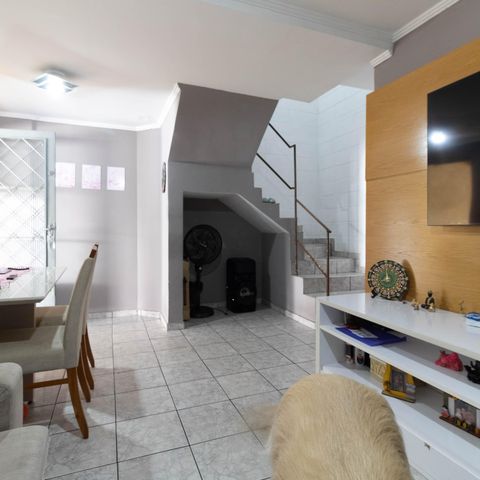 Casa à venda com 200m², 2 quartos e 3 vagasSala